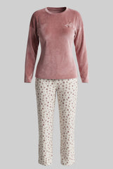 Cozy Elegance & Winter Comfort