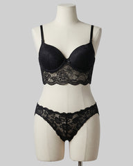 Sculpted Lace Set